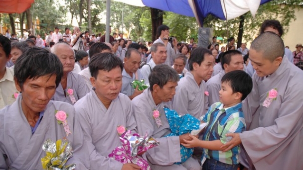 Bình Dương: Tấm lòng hiếu đạo của người khiếm thị