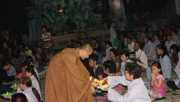 Sóc Trăng: Đêm hội hoa đăng mừng ngày vía đức Bồ tát Quan Thế Âm tại chùa Hương Sơn