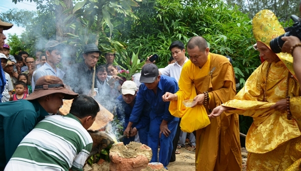 Đà Nẵng: Lễ chú nguyện đúc tượng tại chùa Huệ Quang