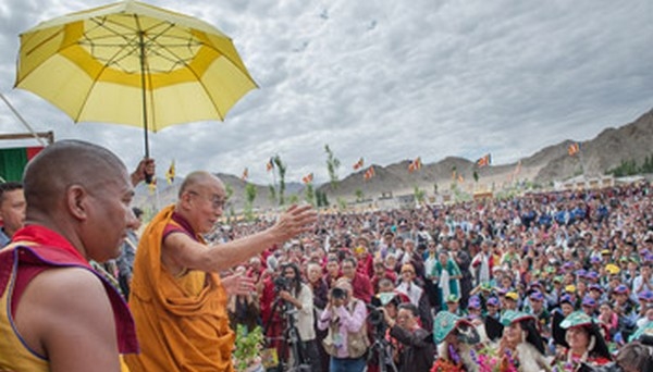 Ấn Độ: Đức Đạt Lai Lạt Ma chia sẻ Pháp thoại tại Tu viện Jokhang