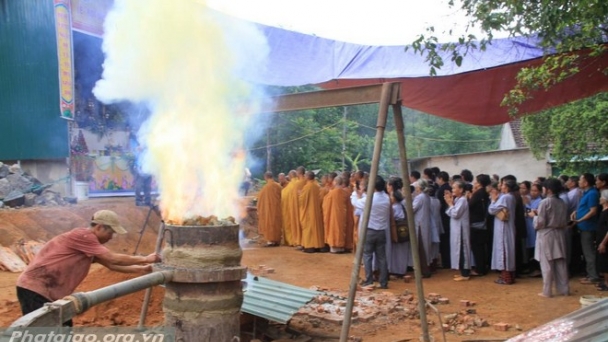 Hà Tĩnh: Chùa Thanh Quang rót đồng đúc tôn tượng Phật