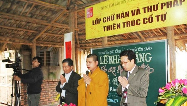 Hà Nội: Khai giảng lớp chữ Hán và Thư pháp tại Thiên Trúc cổ tự