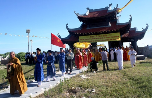 Linh thiêng tiếng chuông Chùa nơi đảo xa