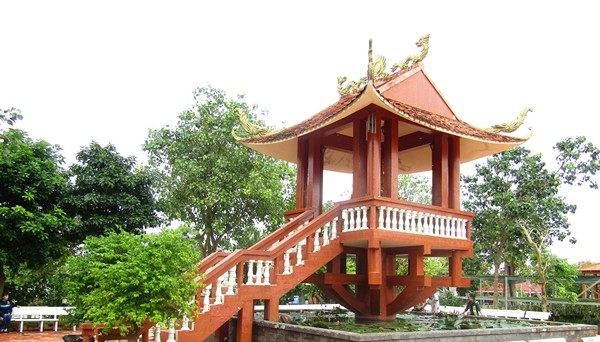 Nam thiên nhất trụ ở miền Tây