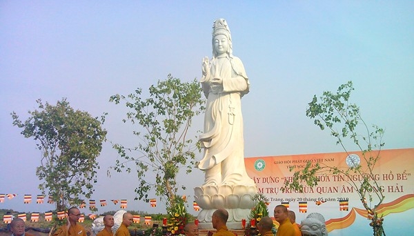 S.Trăng, Đ.Tháp: Xây chùa Quan Âm Đông Hải; Khánh thành chùa Kiều Đàm