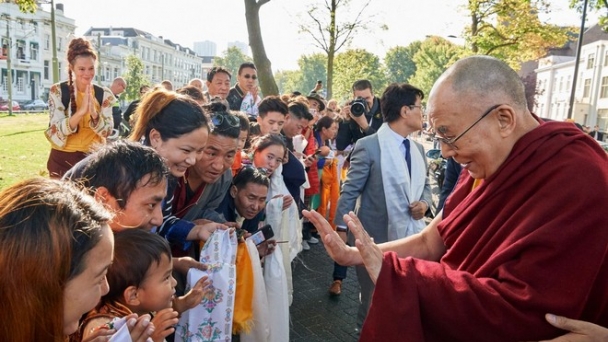 ĐĐL Lạt Ma công du hoằng pháp tại 4 nước châu Âu  