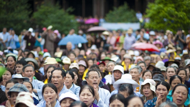 Cùng ngắm lại hình ảnh ấn tượng bên lề Đại lễ Vesak năm 2014