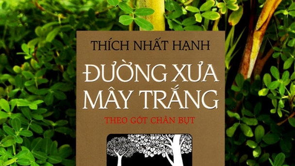 Đường xưa mây trắng