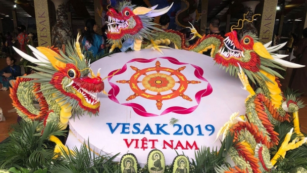 Các mặt hàng thủ công mỹ nghệ được trưng bày tại Đại lễ Phật đản Vesak 2019