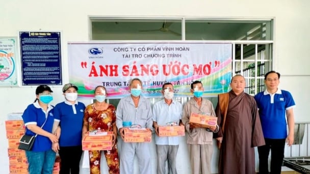 Tổ đình Kim Cang (Long An) tổ chức phẫu thuật mắt cho bà con khó khăn tại tỉnh Đồng Tháp