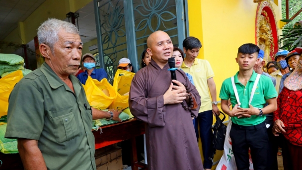 Tu viện Kim Cang phát quà cho người có hoàn cảnh khó khăn nhân mùa Vu lan báo hiếu PL.2566 – DL.2022