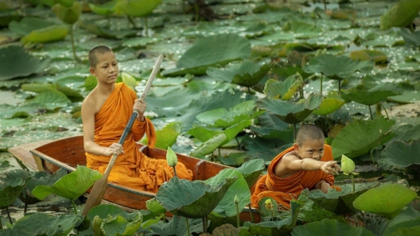 Phật dạy về sự nghèo khổ trong Pháp và Luật