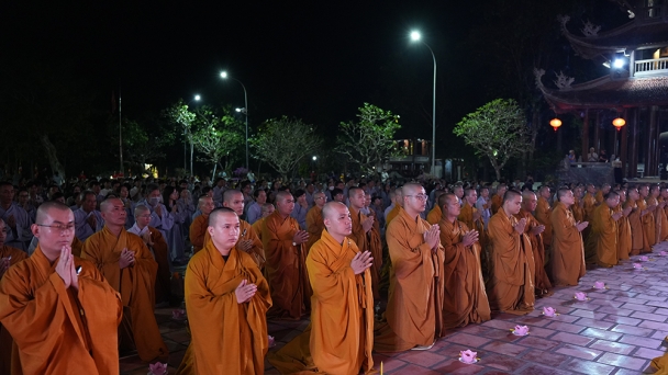 Cần Thơ: Thiền viện Trúc Lâm Phương Nam trang nghiêm tổ chức lễ hội hoa đăng kính mừng Phật thành đạo