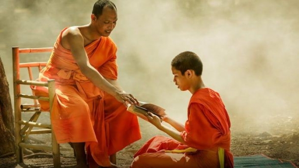 Phật dạy: Hãy quán sát thiện tri thức như mặt trăng