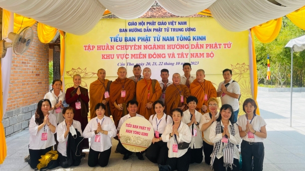 Đoàn Tiểu Ban Phật Tử Nam Tông Kinh TW tham gia khóa bồi dưỡng chuyên ngành Hướng dẫn Phật tử năm 2023