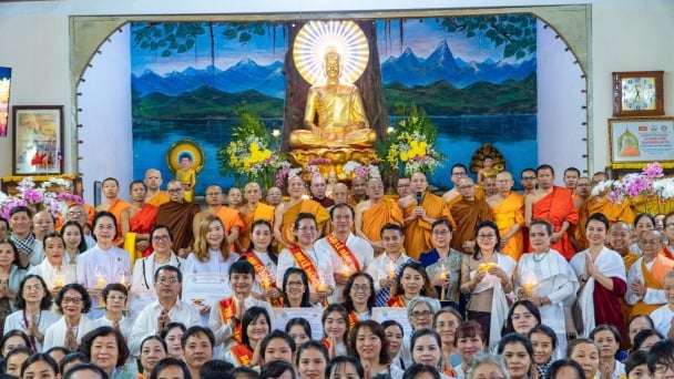 Đà Nẵng: Trang nghiêm đại lễ dâng y Kathina tại chùa Tam Bảo