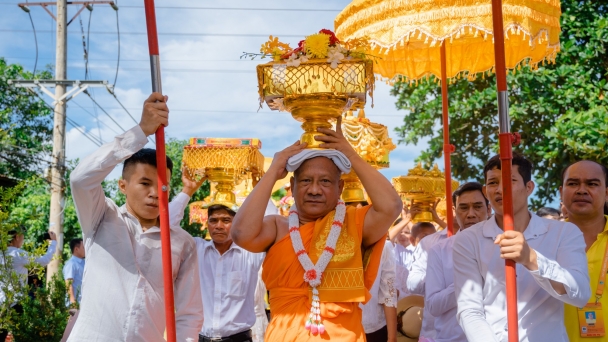 Hàng ngàn người dự lễ dâng y Kathina ở chùa Tông Kim Quang