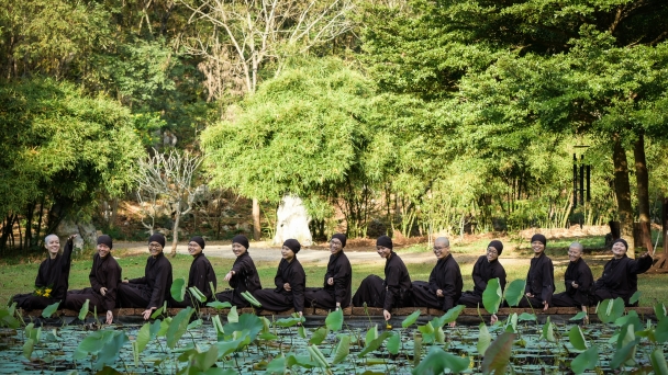 “Em là sự nối tiếp của Bụt, là bảo bối của Pháp, là tinh hoa của Tăng”