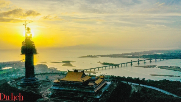 Ngôi chùa xây chưa xong vẫn đón hàng nghìn lượt khách dịp Tết