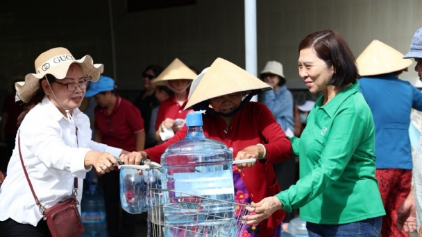 Hội Thiện nguyện Hạt Giống Từ Bi trao nước sạch tại Gò Công Đông