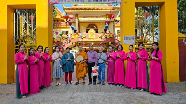 Đà Nẵng: Đoàn Trung tâm Văn hóa Swami Vivekananda chúc mừng Đại Lễ Vesak 2568-2024