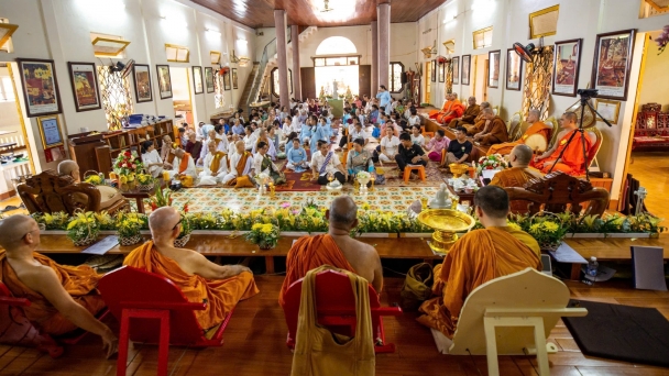 Đà Nẵng: Đoàn Tổng Lãnh sự quán nước CHDCND Lào chúc mừng Đại lễ Vu lan tại Chùa Tam Bảo