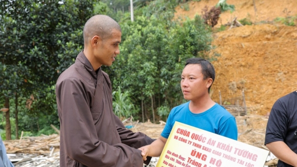 Chùa Quốc Ân Khải Tường làm từ thiện 1,5 tỷ đồng tại Yên Bái, Hải Dương