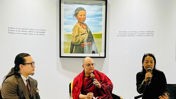 Nhà sư Venerable Tenzin Priyadarshi Rinpoche ra mắt sách 'Độc hành'