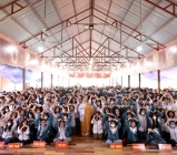 Ni sư Hương Nhũ thuyết giảng cho hơn 500 bạn trẻ tại chùa Cổ Am (Hưng Yên)