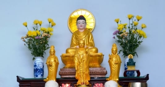 ý nghĩa thờ Phật tại gia