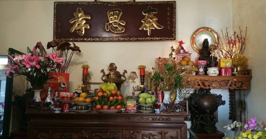 cách trang trí bàn thờ Phật ngày tết