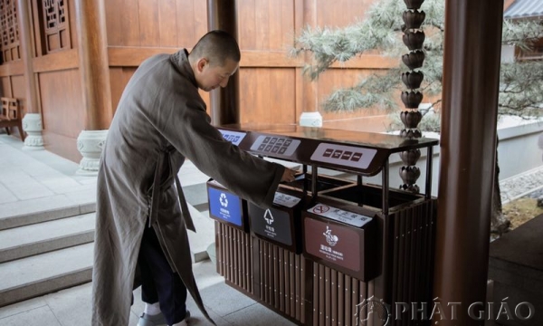 Ngôi già lam Ngọc Phật Thiền Tự ở Thượng Hải tiên phong trong việc phân loại rác