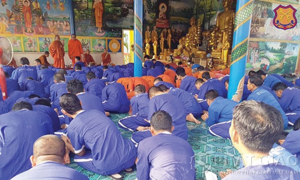 Nhiều tù nhân Campuchia thích đọc sách