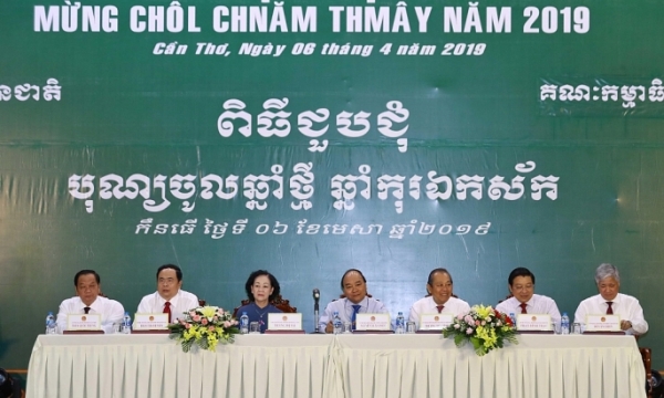 Thủ tướng Nguyễn Xuân Phúc dự Tết cổ truyền Chôl Chnăm Thmây