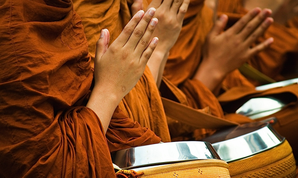 Vì sao Phật tử phải niệm A Di Đà Phật?