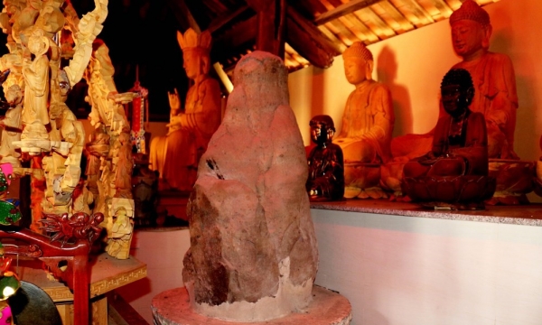 Những cổ vật độc đáo ở ngôi chùa làng biển