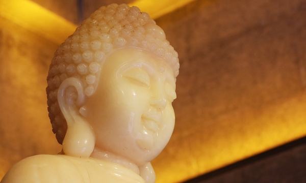Tượng Phật hồng ngọc nặng 4.000 kg trong chùa Ngọc - Tam Chúc Hà Nam