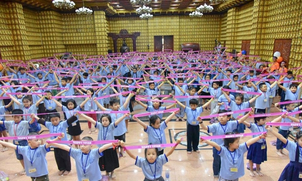 300 bé thiếu nhi tham gia viết thư gửi Đức Phật chào mừng Vesak 2019