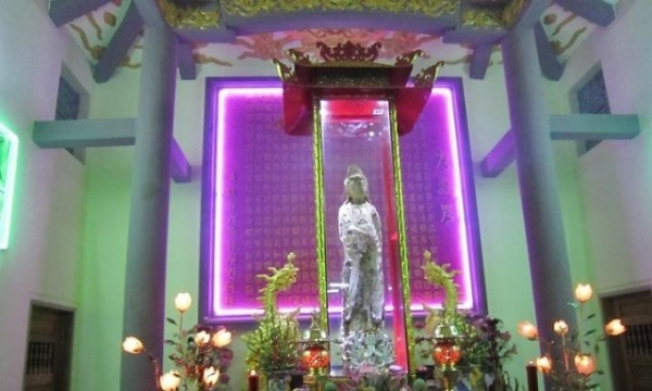 Bí ẩn bức tượng Phật trôi dạt từ biển vào cửa chùa Thanh Lương