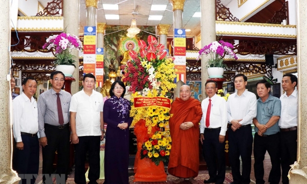 Phó Chủ tịch nước Đặng Thị Ngọc Thịnh chúc mừng các cơ sở Phật giáo nhân Lễ Phật đản