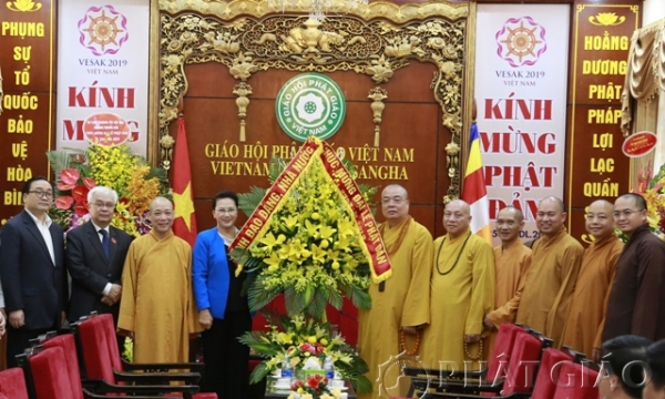Chủ tịch Quốc hội chúc mừng Giáo hội Phật giáo Việt Nam nhân dịp Lễ Phật Đản