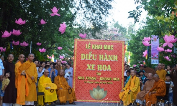 Diễu hành xe hoa kính mừng Đại lễ Phật Đản Liên Hợp Quốc Vesak 2019 tại Khánh Hòa