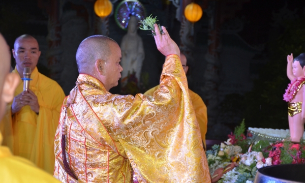 Lễ Mộc Dục tại chùa Phổ Quang, Đà Nẵng