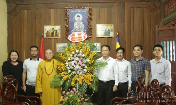 Trưởng Ban Tôn giáo Chính phủ đến thăm và chúc mừng HT. Thích Gia Quang nhân ngày Báo chí Cách Mạng Việt Nam