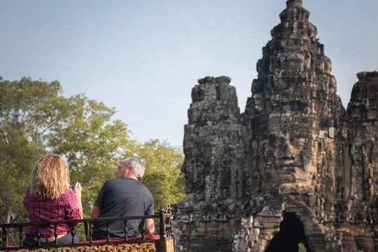 Campuchia sẽ cấm dịch vụ cưỡi voi tại AngKor Wat vào năm 2020