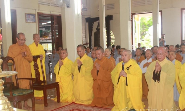 Phật giáo Đồng Tháp cúng dường trường hạ các tỉnh Miền Đông