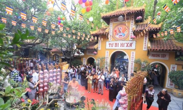 Tháng Vu Lan: Điểm danh những ngôi chùa đông đúc tại Hà Nội