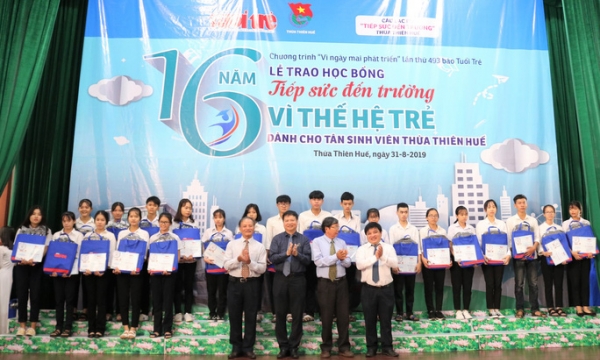 97 suất học bổng cho tân sinh viên nghèo hiếu học tại TT Huế
