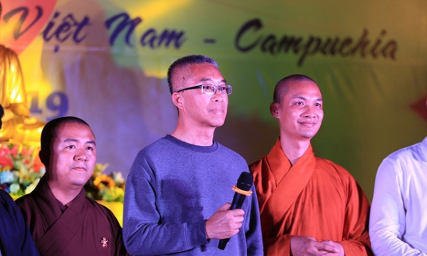 Tỷ phú theo đạo Phật: Nhiều tiền không phải là hạnh phúc