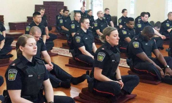 Cảnh sát ở Anh và xứ Wales thực hành Thiền lấy cảm hứng từ Phật giáo